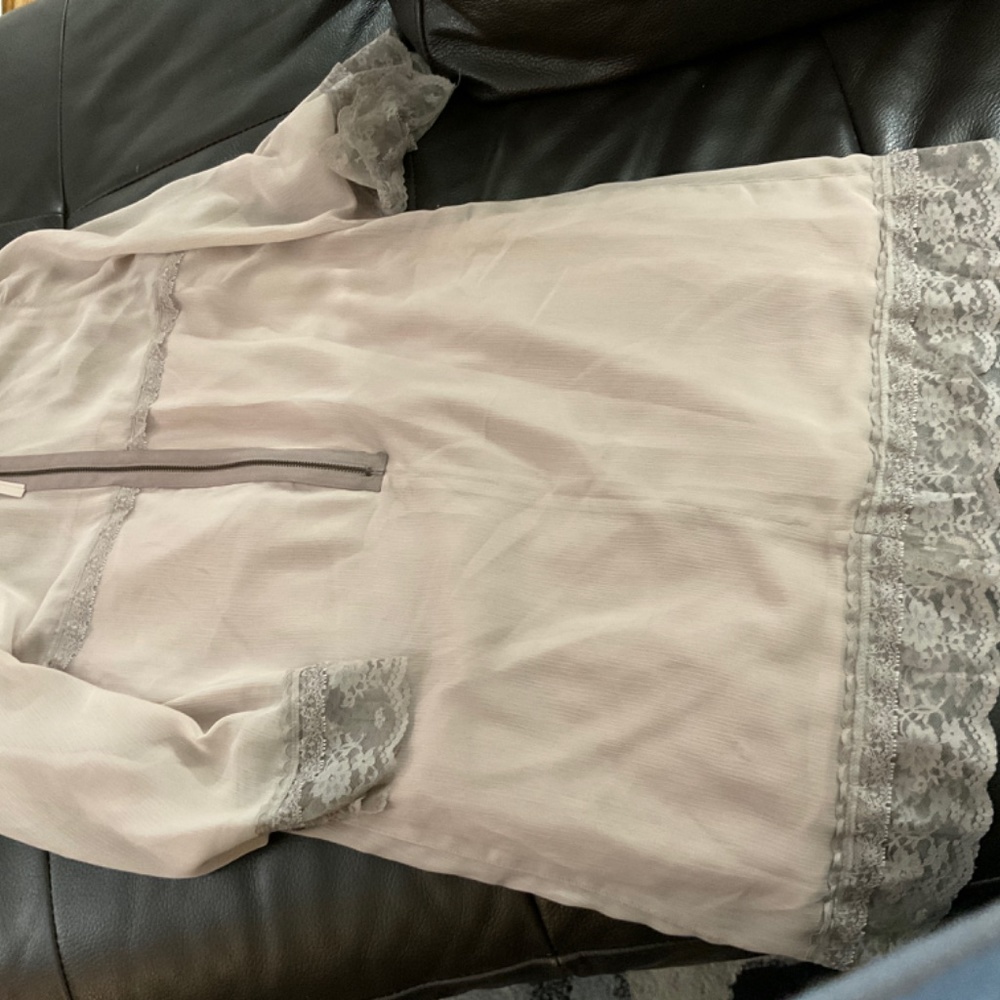 Dress‎ - Picture 2 of 2